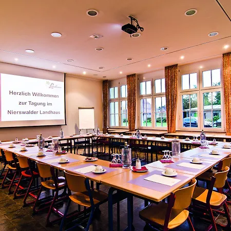 Hotell Nierswalder 3*